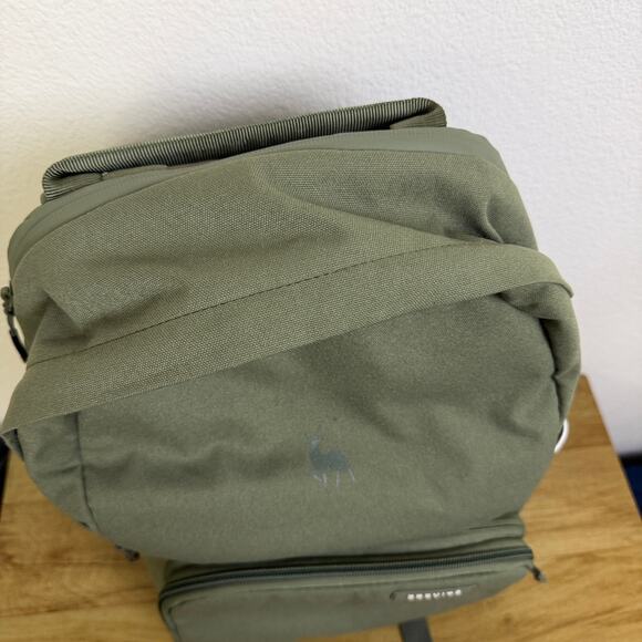 Brevite Jumper Camera Photo Backpack Pine Green Shoulder Strap Zip 22L Large EUC - Picture 9 of 12